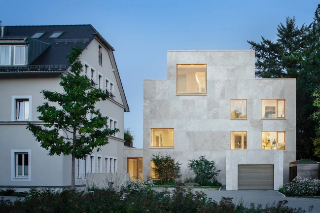 Altbau und Neubau Hauptsitz Pullach bei München